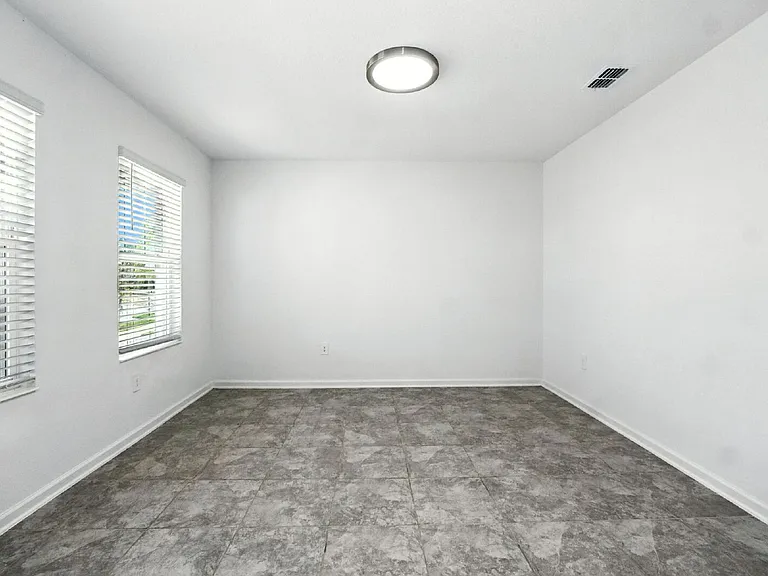 1493 Brentwood Dr — Photo 7
