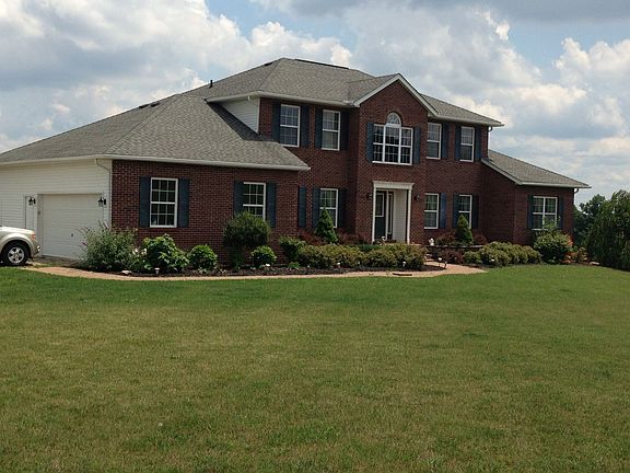 2nd image of 900 Country Wood Dr