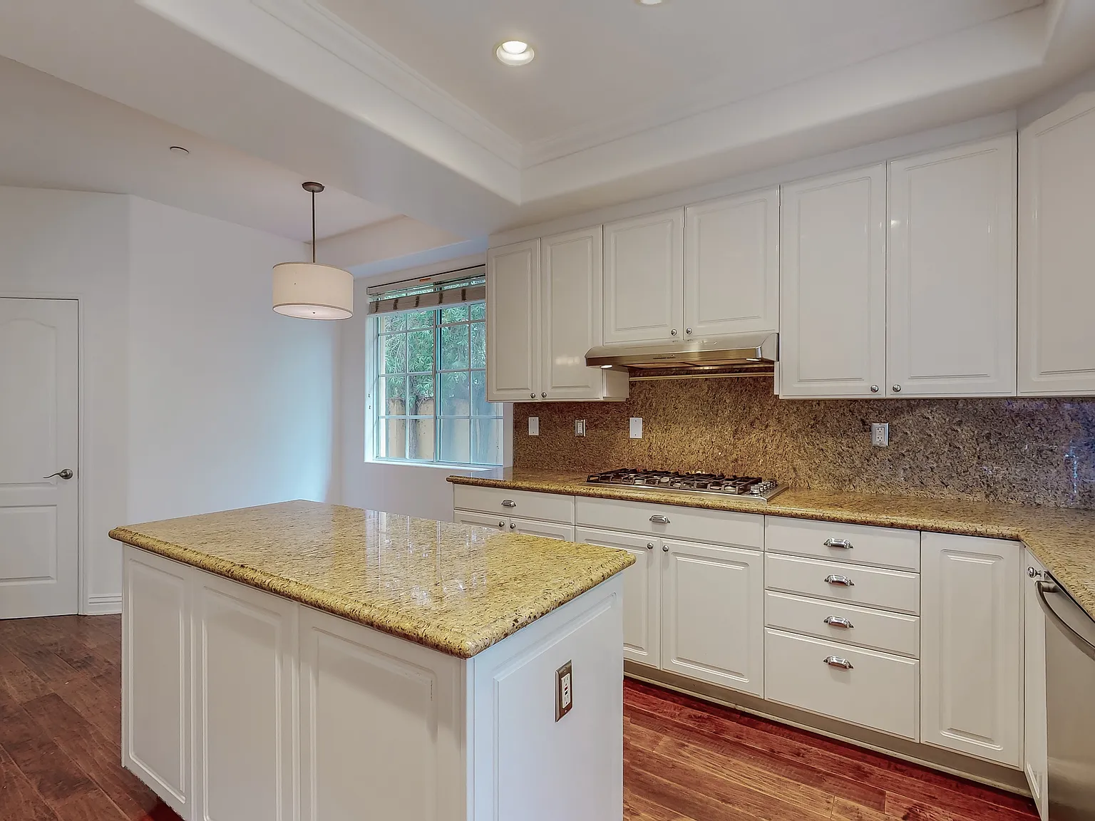 1220 Yale St — Photo 4