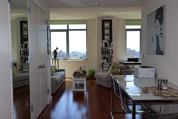 Rented by R New York | media 11