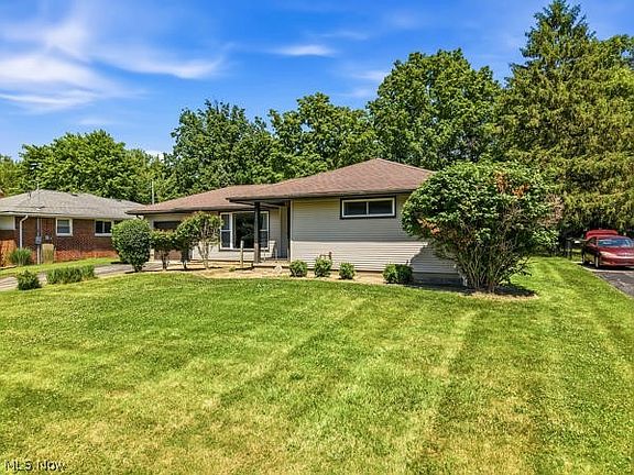 2nd image of 2171 Garden Dr