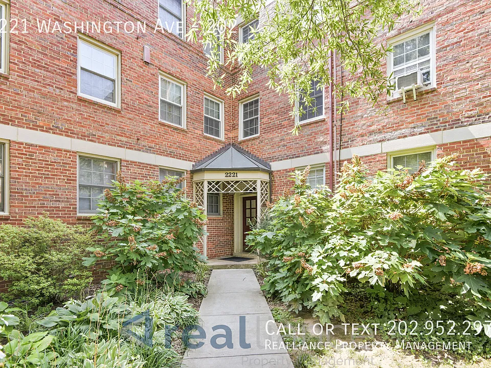 2221 Washington Ave #202