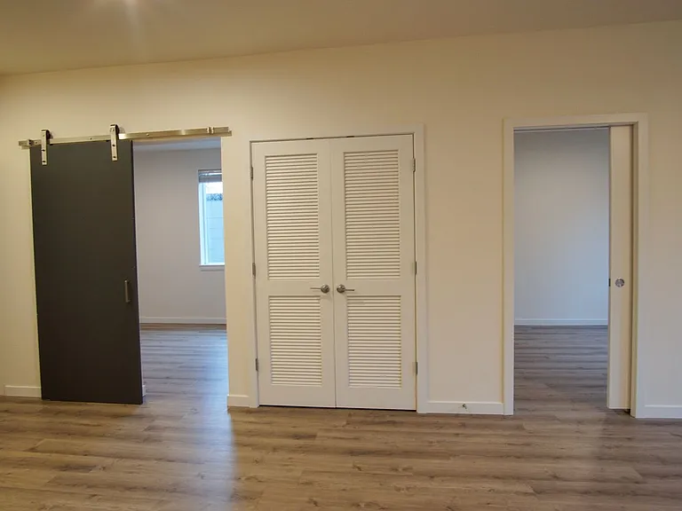 6015 S Virginia Ave #201 — Photo 9