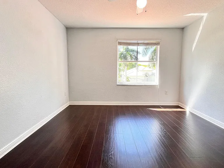 9546 Worswick Ct — Photo 44