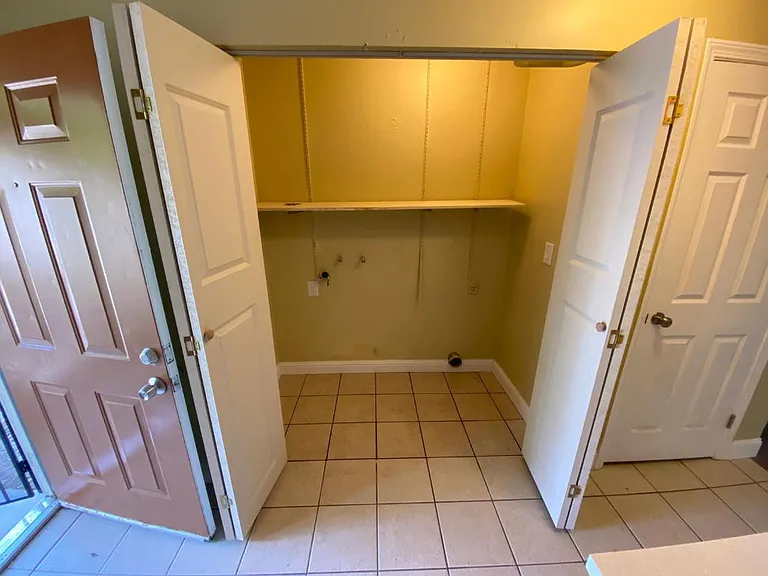 4201 Chalmer Ct — Photo 3
