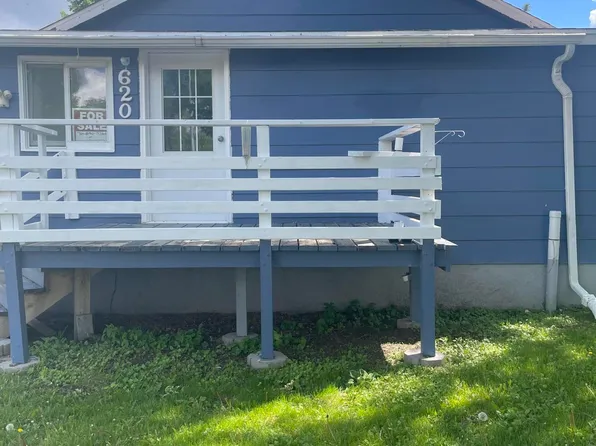 620 3rd St SE, Jamestown, ND 58401