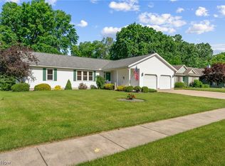 1220 Meadowview Ln, Amherst, OH 44001