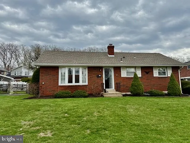 1121 N Saint Lucas St photo 1