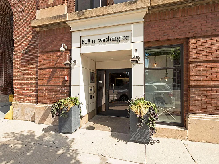 618 Washington Ave N #200 — Photo 22