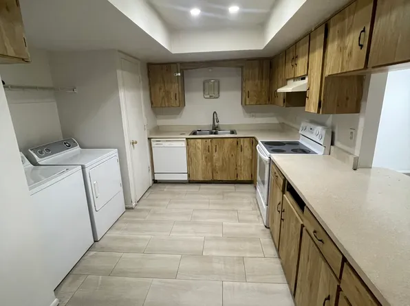 409 Banana Cay Dr APT C, South Daytona, FL 32119