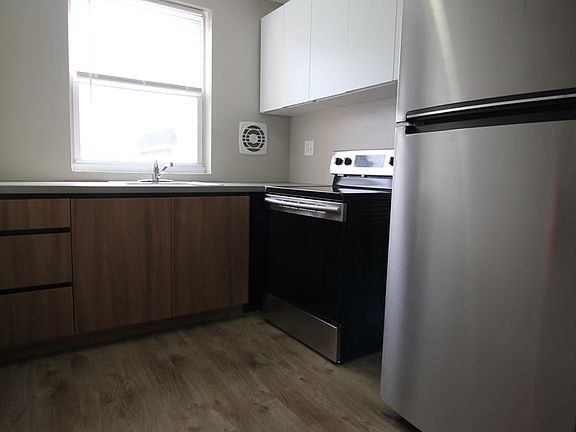 4th image of 5 W Oakland Ave APT 15