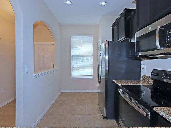 5th image of 122 Carmichael Way