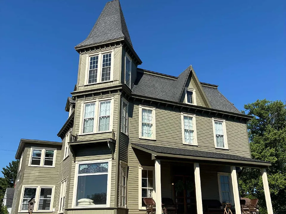 107 Elizabeth St #4