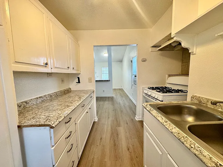 602 Lovett Ave — Photo 19
