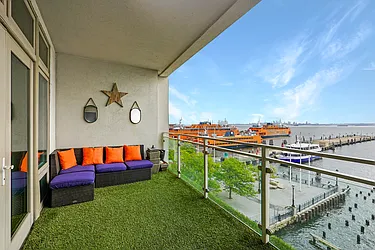 Rented by R New York