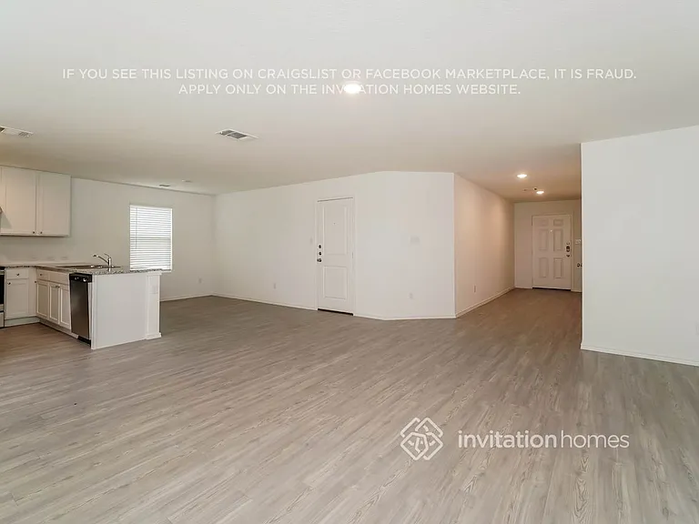 222 Hollywood Dr — Photo 6