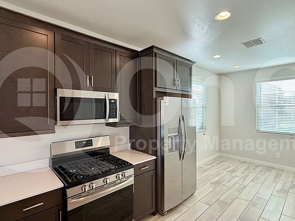 4th image of 2548 W Hidalgo Ave