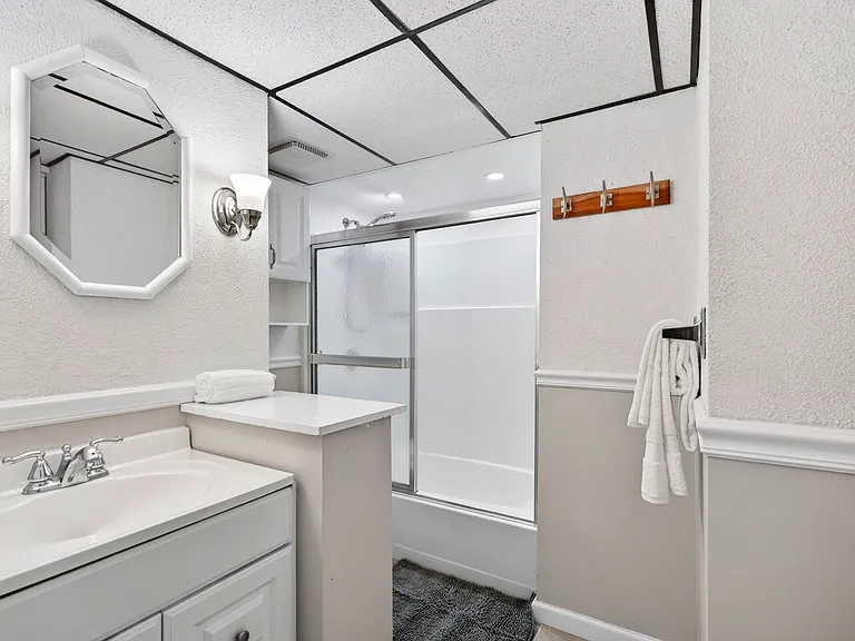 2335 Hempline Ct — Photo 36