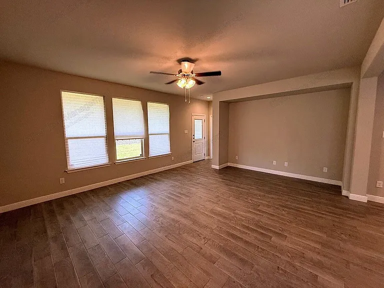 10921 Rockchapel Dr — Photo 7