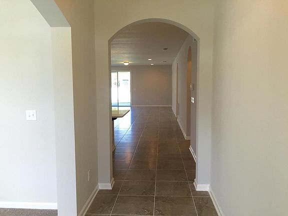 2 Foyer
