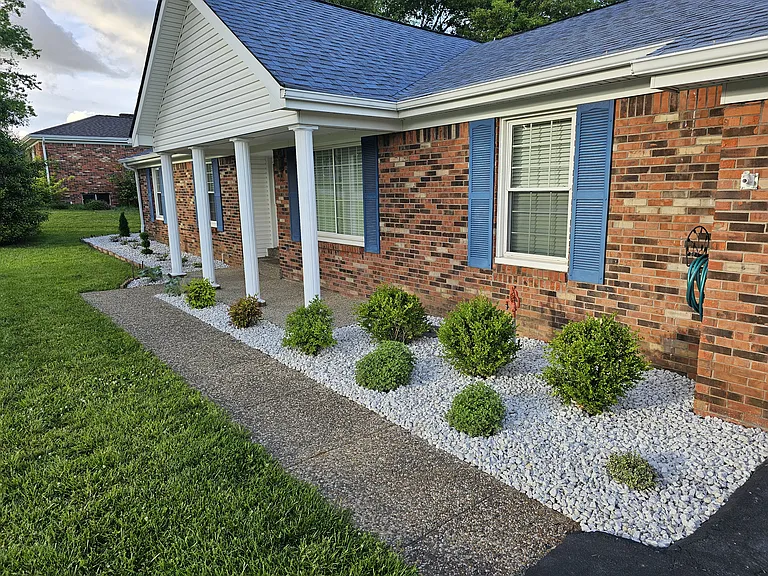 121 Winding Way — Photo 2