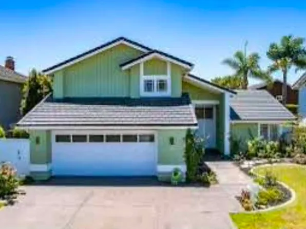 17675 Rainglen Ln, Huntington Beach, CA 92649