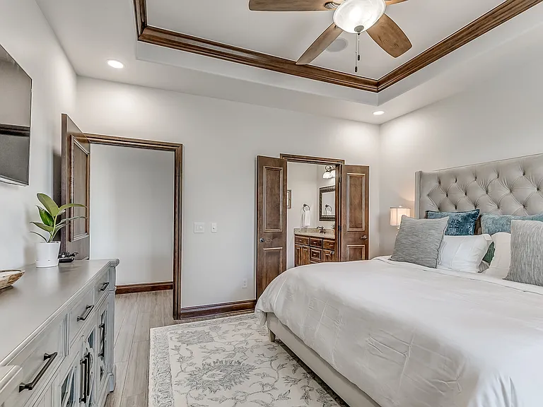 11804 Volterra Way — Photo 36