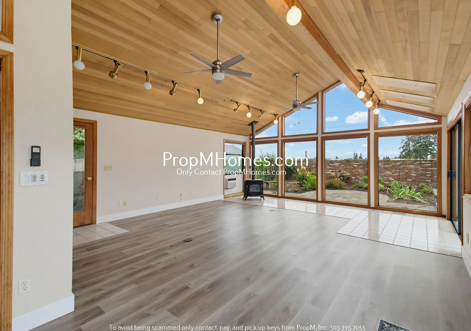 Spacious Three Bedroom Home in Desirable Charbonneau! — Photo 1