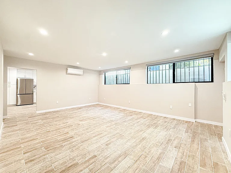 1035 N Hayworth Ave #100A — Photo 2