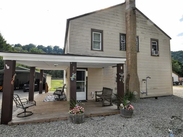 111 3rd St, Coulters, PA 15028