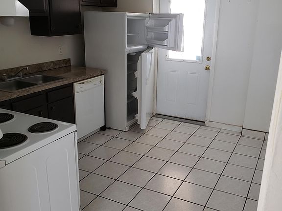 3rd image of 1201 Plain St
