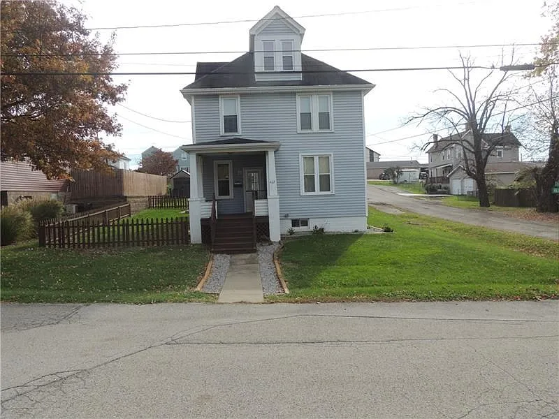 402 Hill St photo 1