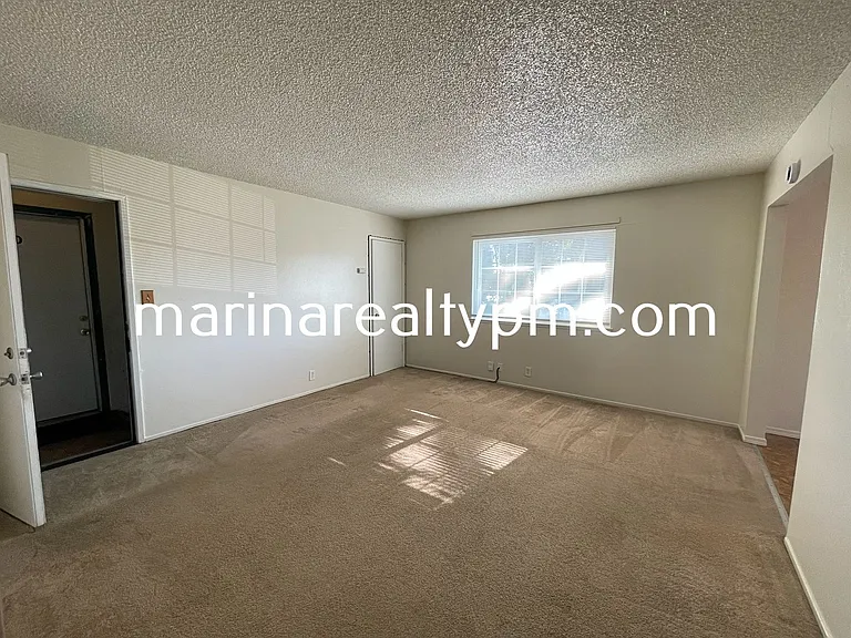 1220 Ohio St — Photo 2