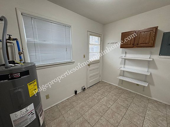 5th image of 414 Ashington Dr