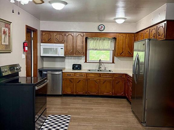 4th image of 1217 Cameron Ave