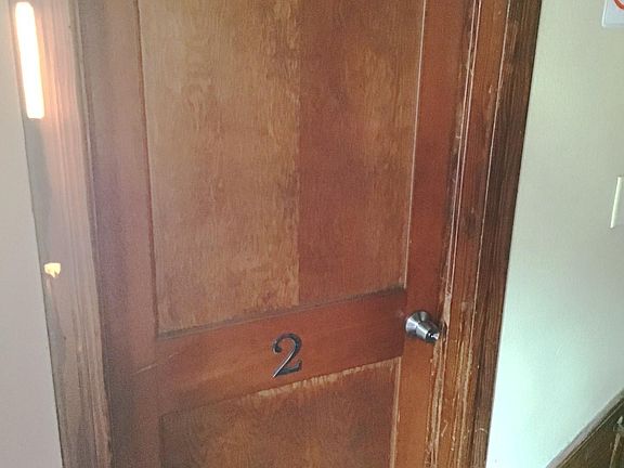 2nd image of 4415 Melrose Ave #2