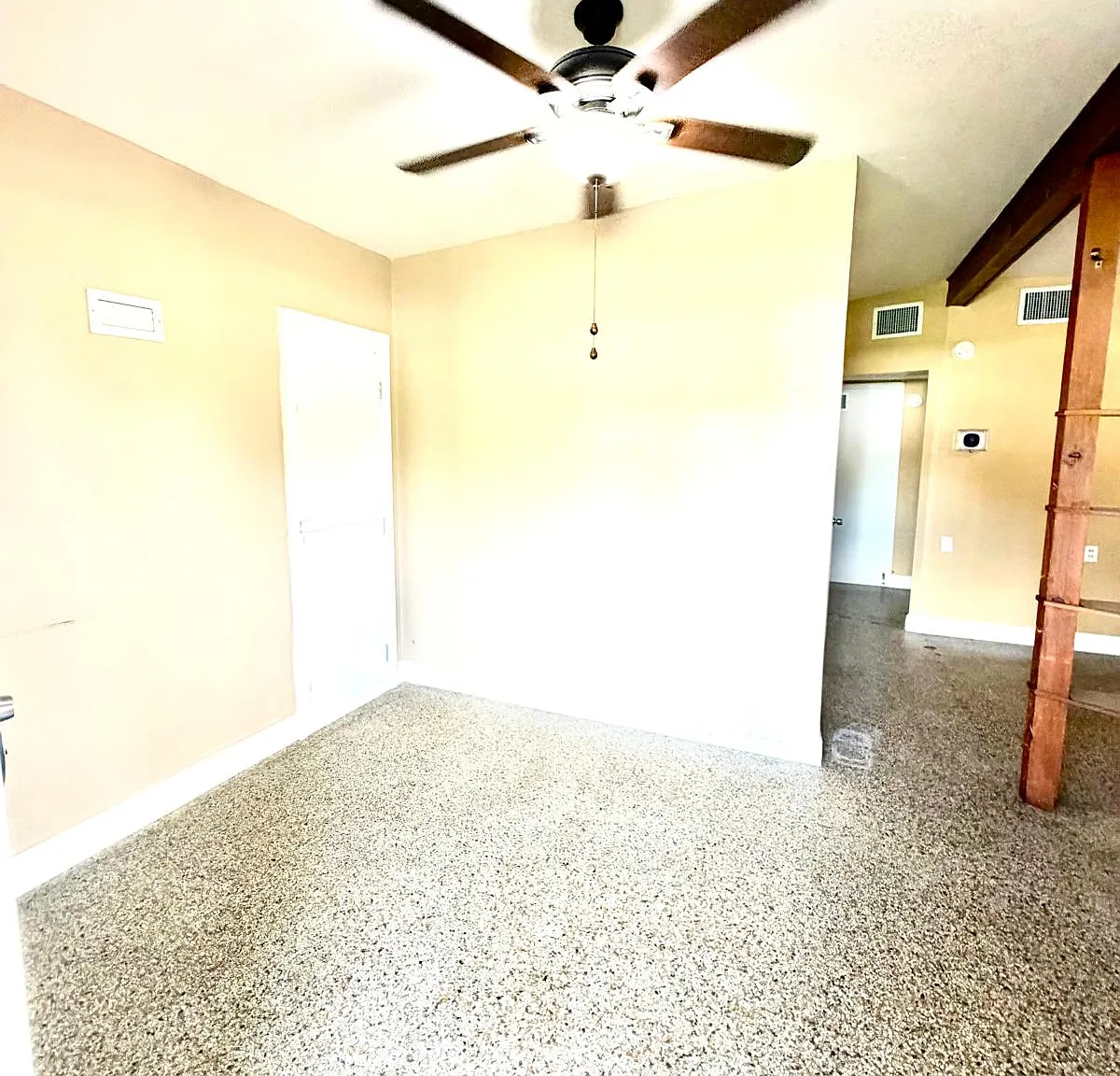 2 bed, 750 sqft, $1,699 — Photo 2
