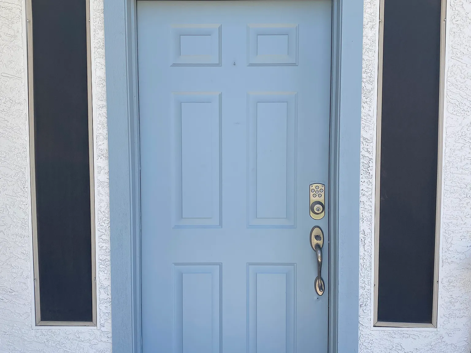 3 bed, 2327 sqft, $3,000 — Photo 2