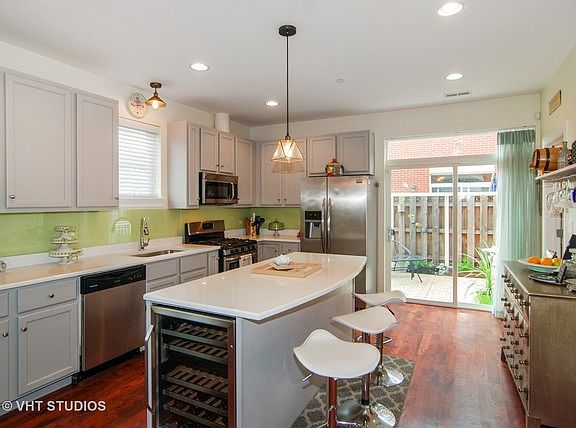 4th image of 1193 S Grove Ave #6
