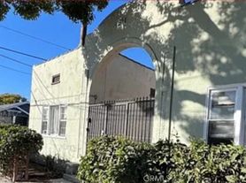 551 W 10th St, Long Beach, CA