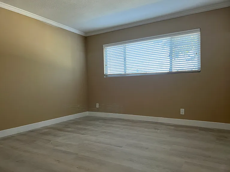 1515 Oak St #11 — Photo 14