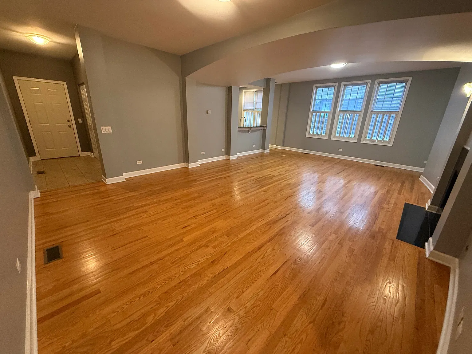 2 bed, 1200 sqft, $2,850 — Photo 4