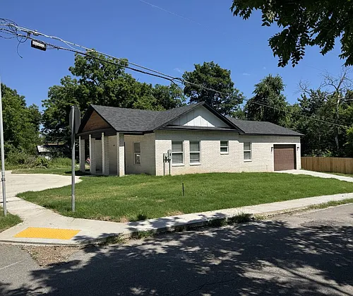411 Pendleton St Photo 1