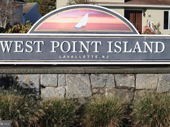 189 Pershing Blvd, Lavallette, NJ 08735