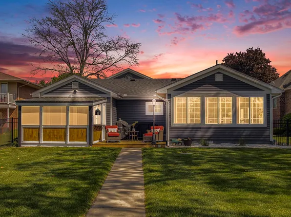 23124 Greenleaf Blvd, Elkhart, IN 46514