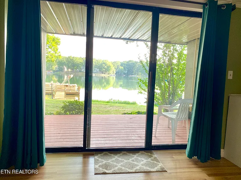 6 Lakeshore Ct #97 — Photo 24
