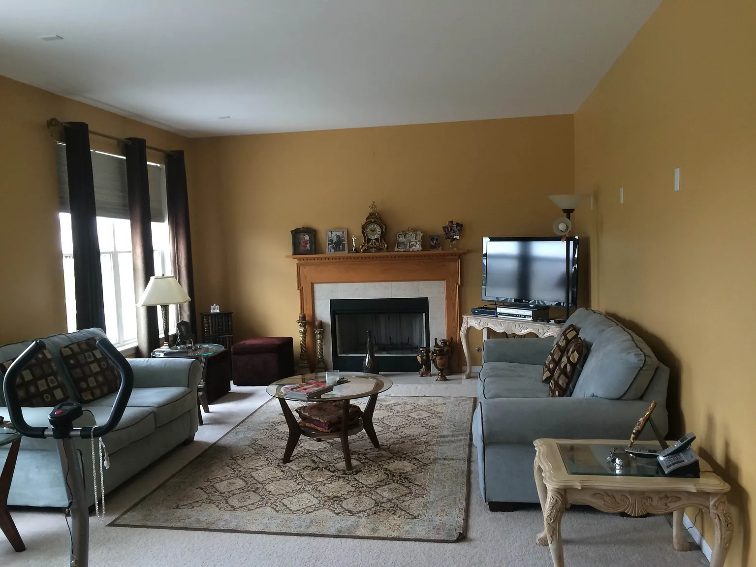 4 bed, 2.5 bath, 3665 sqft, $4,000 — Photo 4