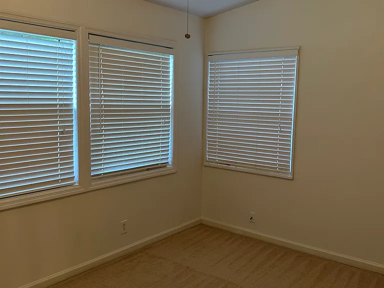 4732 Maryland Ave — Photo 10
