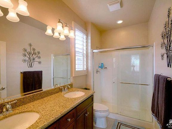 2nd image of 81109 Avenida Vidrio