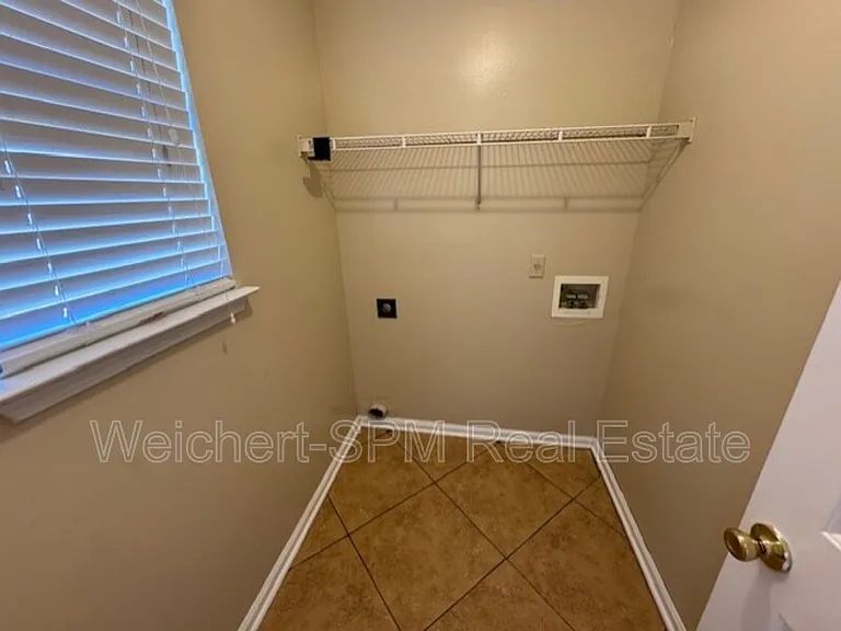 5616 Autumn Valley Dr — Photo 12